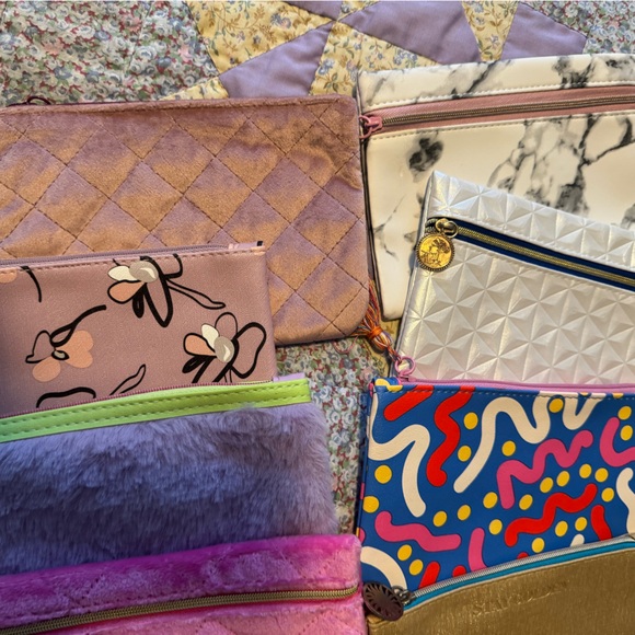 Stylish Women's Multi-Color Clutch Set - Picture 2 of 3